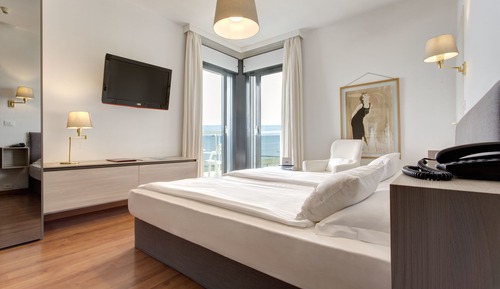 Superior Double Room, 1 Queen Bed, Terrace, Sea Facing (Lettino da spiaggia incluso)