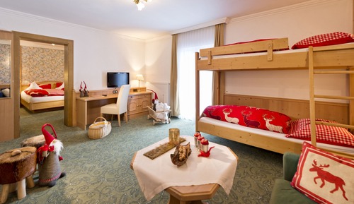 Traditional Quadruple Room, 1 Bedroom, Mountain View