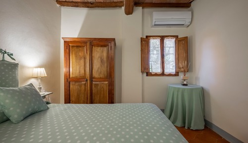 Classic Apartment, 3 Bedrooms (Cascinale)
