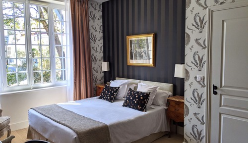 Deluxe Room, 1 Queen Bed