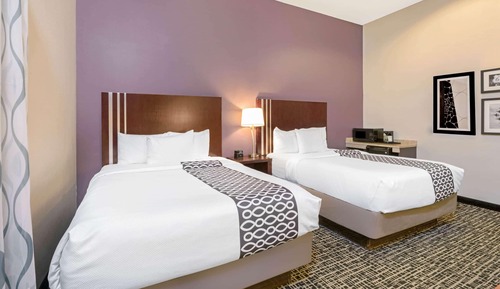 Room, 2 Queen Beds, Mobility Accessible, Non Smoking (Bathtub w/ Grab Bars)