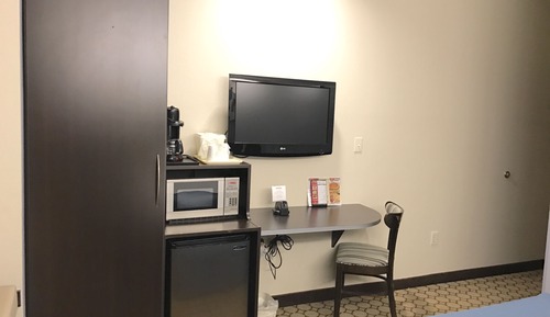 Deluxe Studio Suite, 1 Queen Bed, Non Smoking