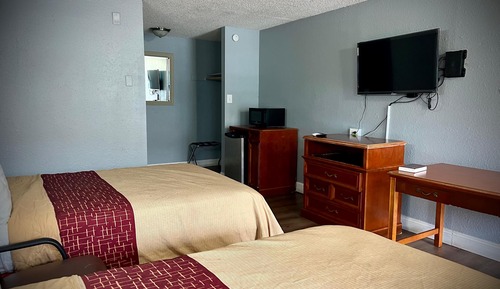 Basic Room, 2 Queen Beds, Non Smoking