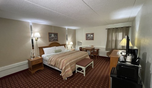Standard Room, 1 King Bed