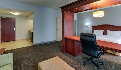 Suite, 1 King Bed Studio, Accessible (Mobility, Roll-in Shower)