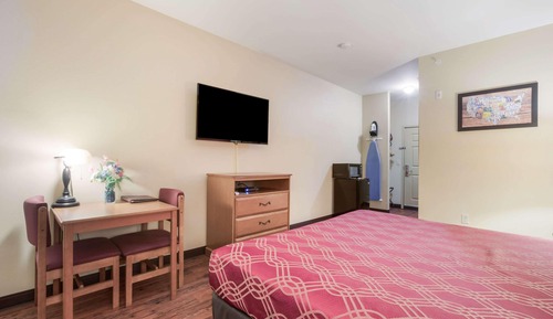 Standard Room, 1 King Bed, Non Smoking