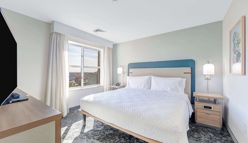 Suite, 1 King Bed, Accessible (Hearing)