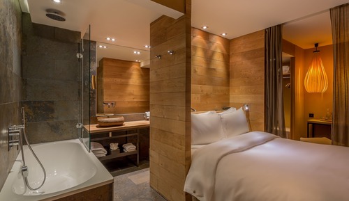 2 rooms - same floor: Intuition et Sensation