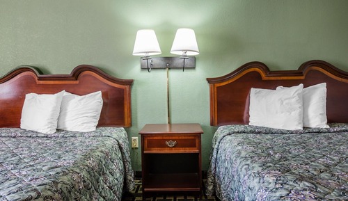 Standard Room, 2 Queen Beds, Non Smoking