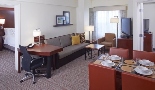Suite, 2 Bedrooms (Mobility/Hearing Accessible, Tub)