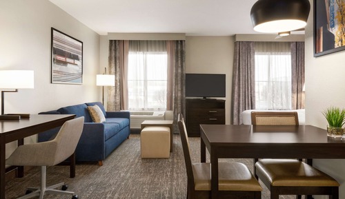 Studio, 1 King Bed, Accessible (Mobility & Hearing, Roll-in Shower)