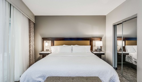Suite, 1 King Bed, Non Smoking