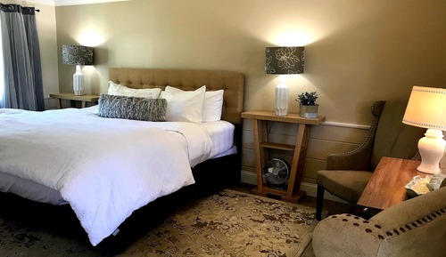 Standard Room, 1 King Bed