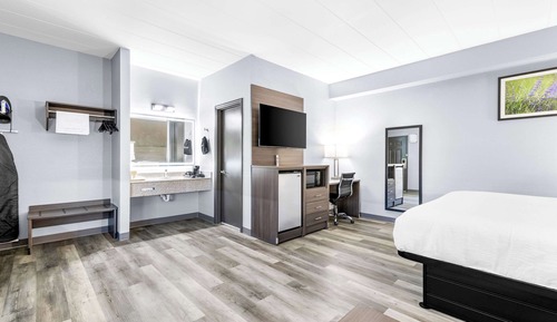 Standard Room, 1 King Bed, Non Smoking