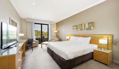 Superior Room, 1 King Bed, Golf View