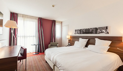 Standard Room, 1 Queen Bed