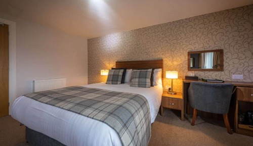 Double Room, 1 King Bed, Sea View (In Uig Lodge)