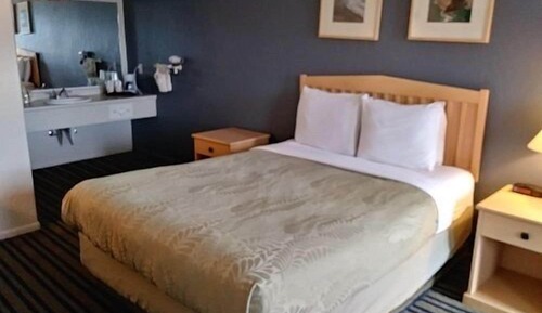 Traditional Room, 1 Queen Bed