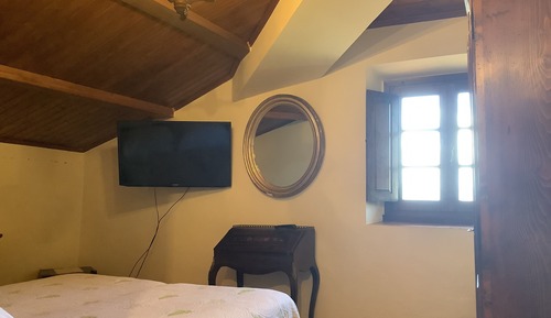 Classic Double Room, 1 Queen Bed, Park View, Garden Area