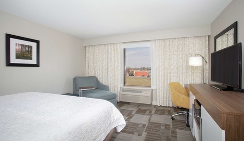 Standard room with king bed