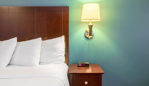 Deluxe Room, 1 King Bed, Non Smoking