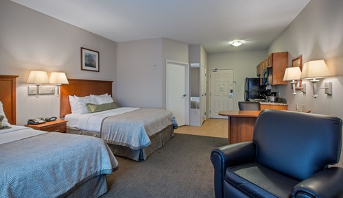 Studio Suite, 2 Queen Beds, Microwave