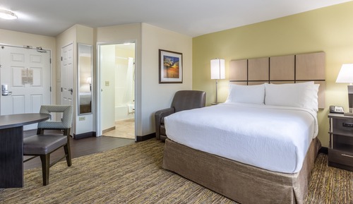 Suite, 1 Bedroom, Accessible (1 Queen, Comm, Roll Shwr)