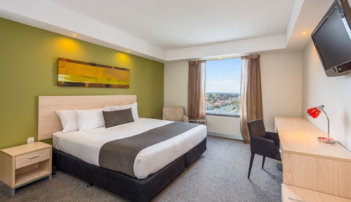 Suite (Melrose)