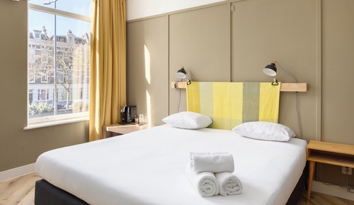 Double Room (Mini)