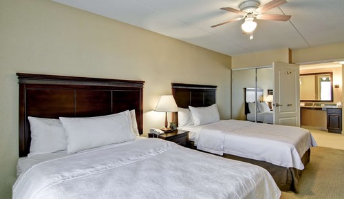 Suite, 2 Queen Beds, Accessible