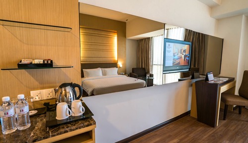 Deluxe King Room