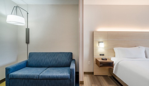 Suite, 1 Twin Bed, Accessible (Communications, Accessible Tub)