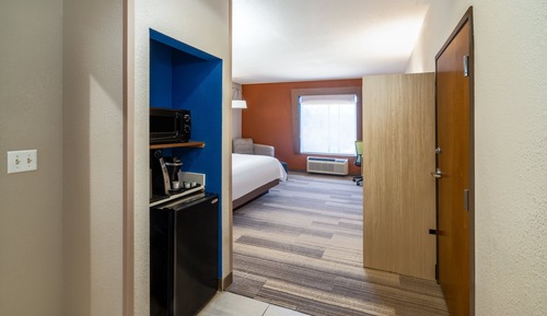 Standard Room, 1 King Bed (LEISURE)