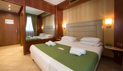 Standard Room, 1 King Bed, Mountain View