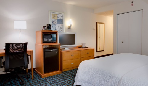 Studio, 1 King Bed with Sofa bed (Mobility/Hearing Accessible, Tub)