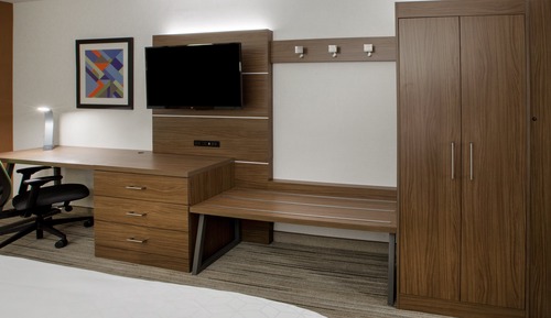 Standard Room, 1 King Bed, Accessible Bathtub (Communications)