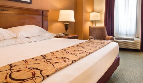 Suite, 1 King Bed with Sofa bed, Refrigerator & Microwave (Upper Floor, 2 Rooms)