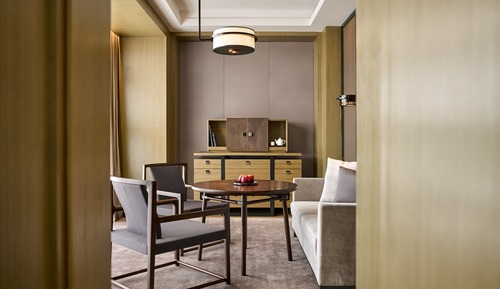 Grand Deluxe Room (Forbidden City or Jing Shan Park View)