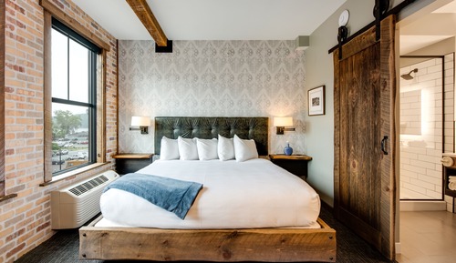 Standard Room, 1 King Bed