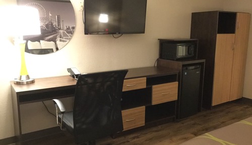 Room, 1 King Bed, Accessible, Non Smoking (Mobility)
