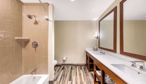 Suite, Multiple Beds, Non Smoking