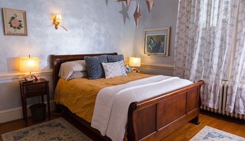 Standard Room, Multiple Beds, Non Smoking, Shared Bathroom