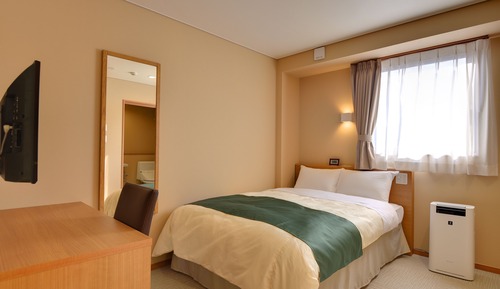 Single Room, Smoking