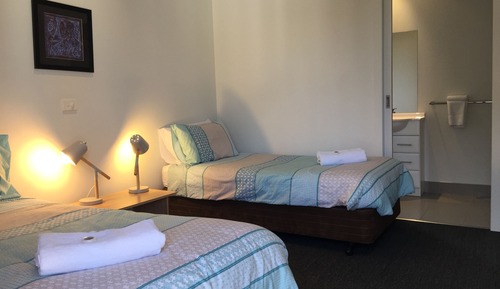 Twin Room @ The Courtyard (Cabin Style)