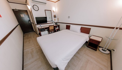 Single Room, Smoking