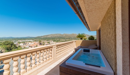 Deluxe Room, Balcony