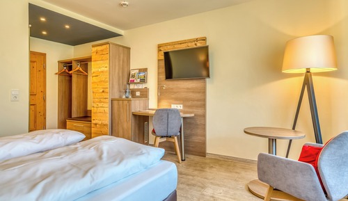 Double Room Single Use (Hotel)