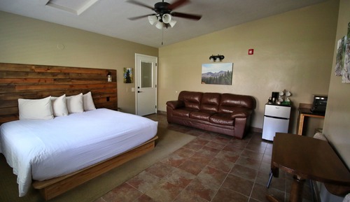 Standard Room, 1 King Bed, Accessible, Non Smoking
