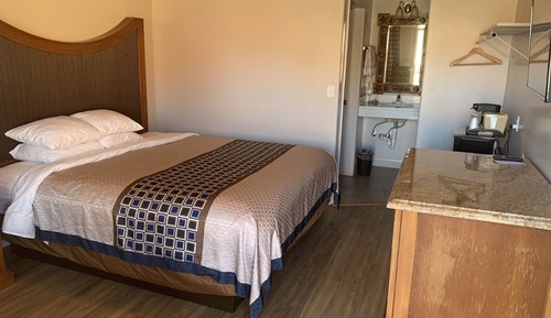 Deluxe Cabin, 1 King Bed, Accessible