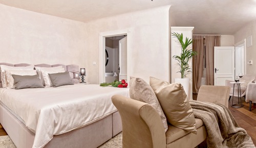 Deluxe room 1